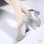 Chaussure femme argentée ornée de strass, confort décontracté