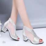 Sandale femme argentée, strass brillant pour une allure décontractée
