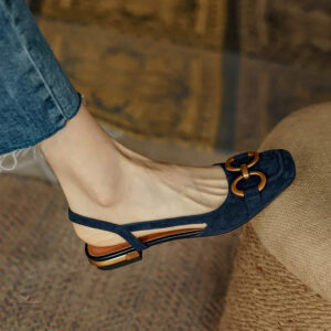 Sandale à Talon Carré en Bleu Marine, style chic