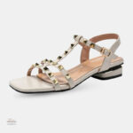 Sandale Cloutée Femme Intemporelle et Luxueuse
