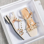Sandale Femme Cloutée au style intemporel