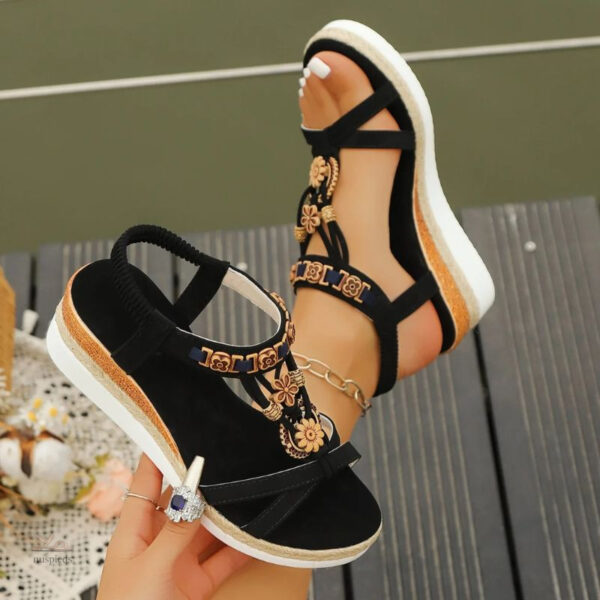 Sandale Femme Chic avec Accents Dorés