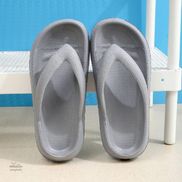 Sandale de plage minimaliste, légèreté et confort