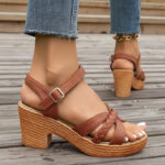 Sandales à talon épais, must-have de l'été