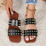 Sandale à lanières avec embellissements cloutés