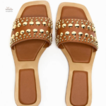 Sandale Plate Femme en cuir marron clouté