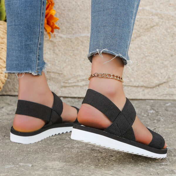 Modèle de sandales confortables pour femmes, idéal été