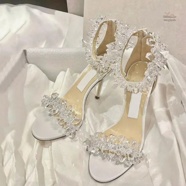 Lanières en forme de cristaux sur sandale femme chic pour mariage