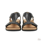 Modèle de sandale féminine avec semelle flexible