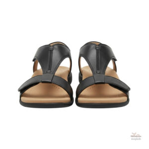 Modèle de sandale féminine avec semelle flexible