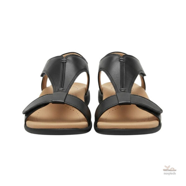 Modèle de sandale féminine avec semelle flexible