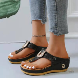 Sandales femme avec semelle confortable et design contemporain
