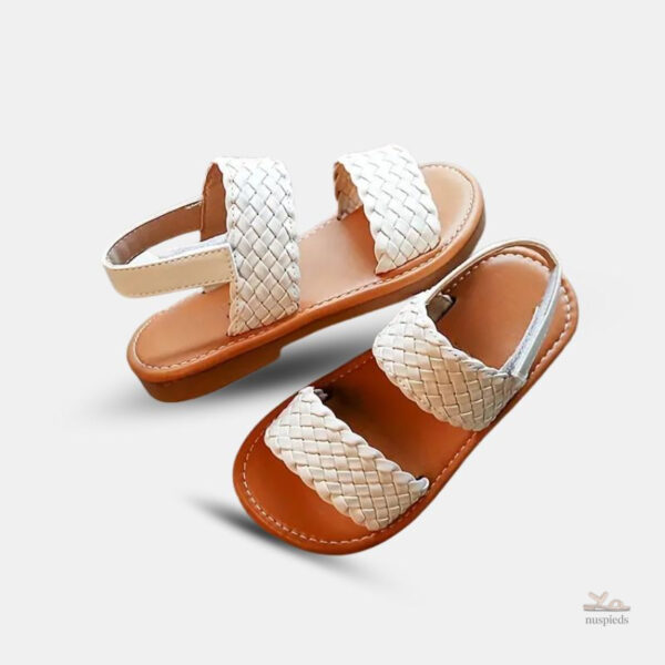 Sandale fille beige avec lanières tressées