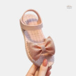 Sandale de plage pour fille avec un joli nœud papillon