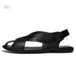 Modèle de sandale noire lanières homme