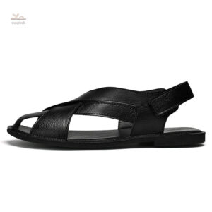 Modèle de sandale noire lanières homme