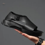 Sandale homme en cuir noir, design moderne et élégant