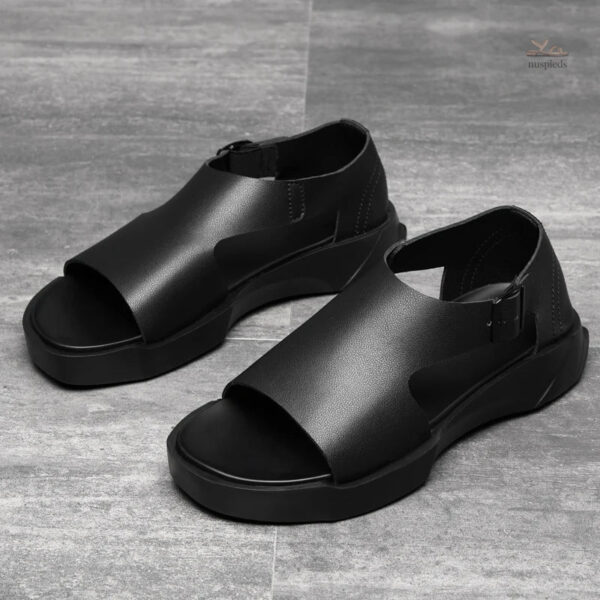 Semelle épaisse pour confort optimal, sandale noire pour homme
