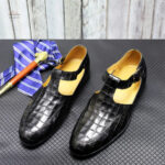 Sandale homme en cuir, design crocodile élégant