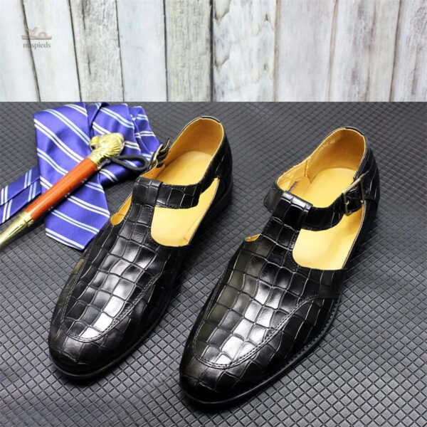 Sandale homme en cuir, design crocodile élégant