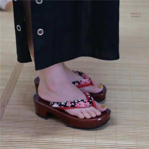 Chaussons traditionnels japonais à imprimé fleuri