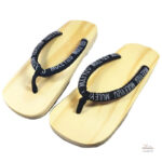 Sandales noires au style japonais, confort et élégance