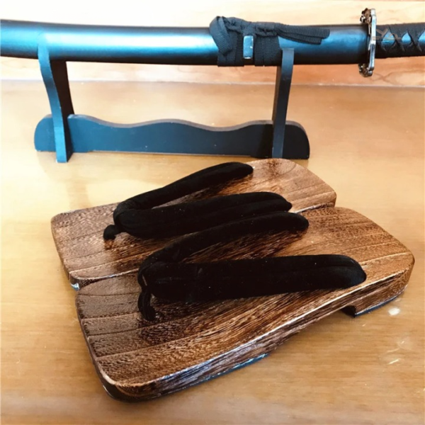 Geta en bois, sandale japonaise avec semelle surélevée