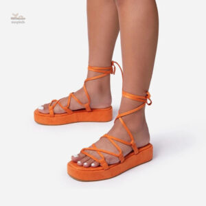 Sandale confortable avec lacets et semelle épaisse