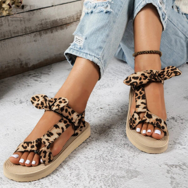 Chaussure féminine léopard avec semelle épaisse