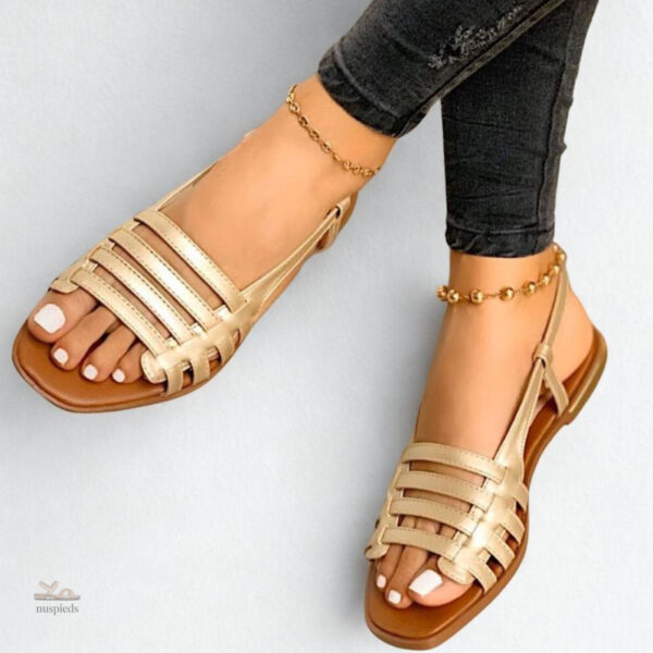 Modèle de sandale nu-pied féminin tendance