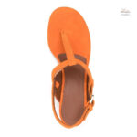 Sandale orange avec talon, parfaite pour l'été