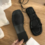 Sandale femme tendance avec design minimaliste