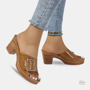 Sandale femme en simili cuir avec lanière