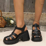 Spartiate femme noire avec talon large pour un confort optimal