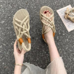 Tong confortable à lanières tressées pour un look décontracté