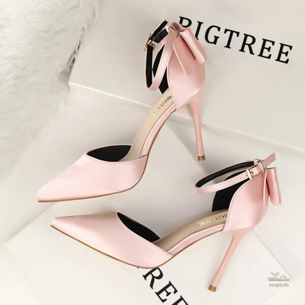 Sandale élégante femme talon haut rose, design nœud arrière