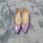 Chaussure élégante violette à talon pour femme