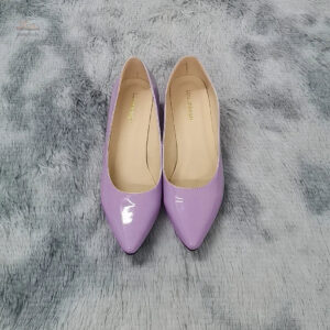 Chaussure élégante violette à talon pour femme