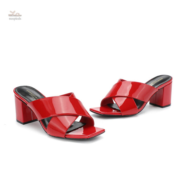 Sandale élégante en cuir rouge pour femme avec talon