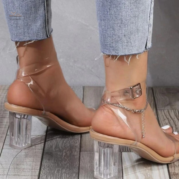 Chaussure sexy femme à talons, design transparent