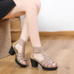 Sandale ouverte chic avec talon