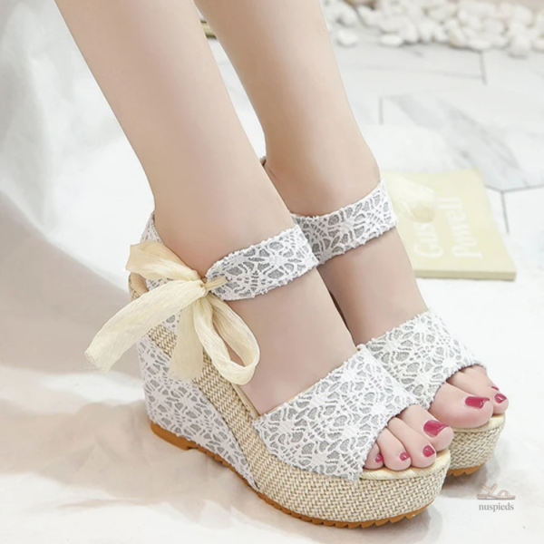 Sandales compensées femme, style chic et confortable