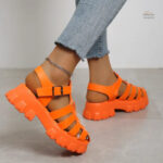 Sandales à talon avec boucle, style contemporain pour femme