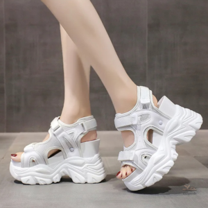 Sandale ouverte à talon pour un look décontracté