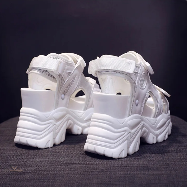 Sandale à talon confortable et stylée pour les femmes