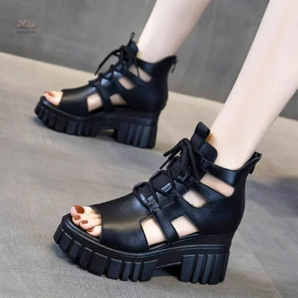 Sandale talon plateforme pour un look élégant