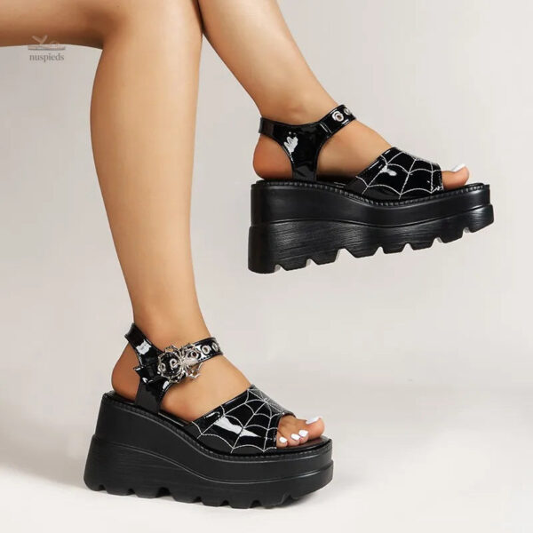 Sandale Plateforme Élégante pour Femme avec Détails Araignée