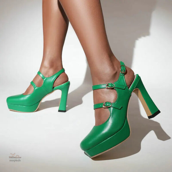 Chaussure femme élégante, sandale verte avec boucle dorée
