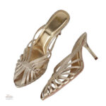 Sandales à talon dorées pour un look sophistiqué