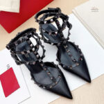 Sandales femme au style punk chic avec clous